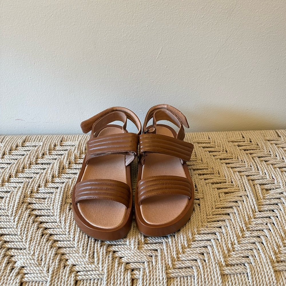 Platform sandals